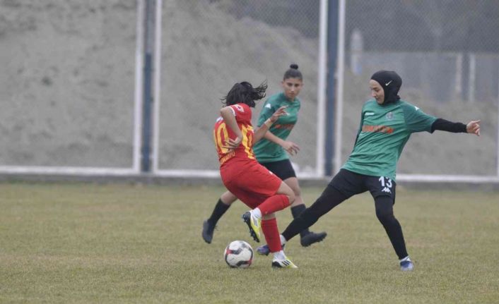 Kadınlar 1. Futbol Ligi: Kayseri Kadın Futbol: 0 - Kocaeli Kadın Futbol: 0
