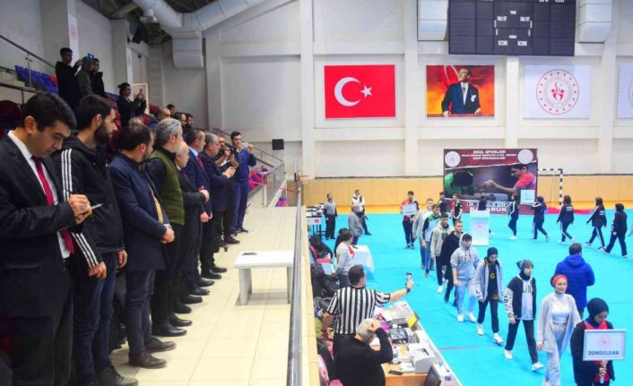 Karabük’te Okul Sporları Gençler (A) - Bilek Güreşi grup müsabakaları başladı