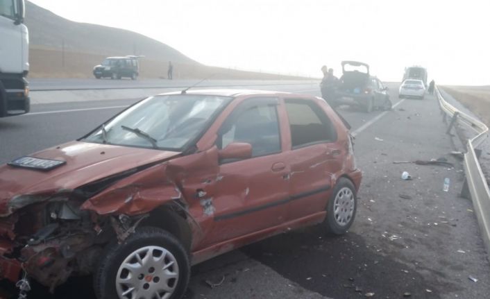 Karaman’da iki otomobil çarpıştı: 7 yaralı