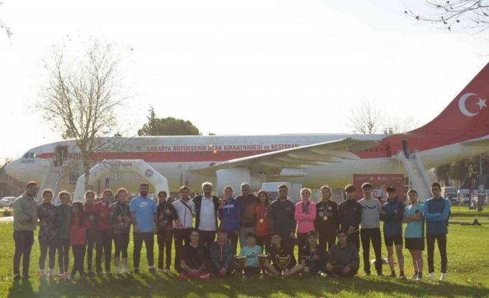 Karslı sporcular madalyaları topladı