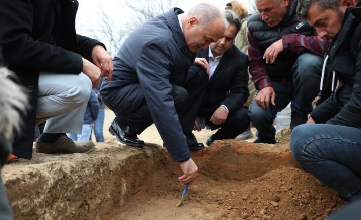 Kazdıkça topraktan adeta tarih fışkırıyor