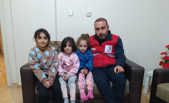 Kızılay, 3 bin rakımlı Mereto Dağı eteklerinde 880 aileye yardım ulaştırdı