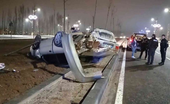 Kontrolden çıkan otomobil orta refüje çarpıp takla attı: 1 yaralı