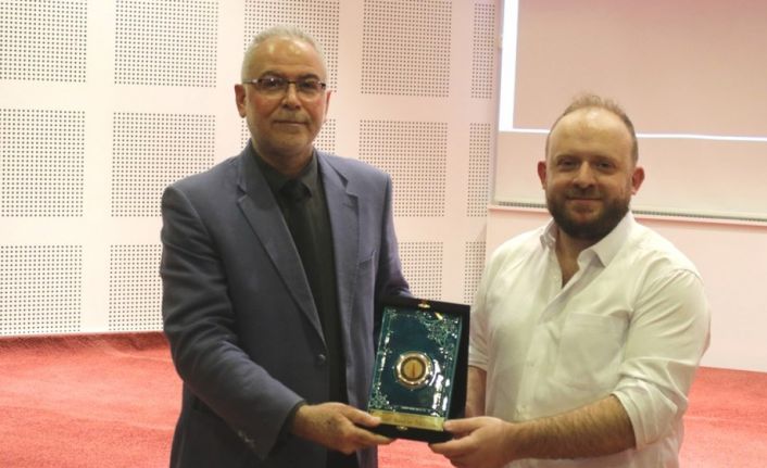 "Kütahya, kent tarihiyle, kültür ve sanatıyla zengin, Anadolu’nun önemli ve kadim bir şehridir"