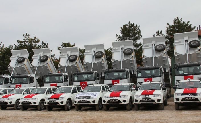 Kütahya’ya 44 milyon lira değerinde yeni iş makinesi ve araç