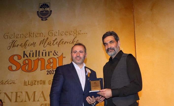 Mehmet Akif Ersoy, Uğur Işılak’ın yorumuyla anıldı