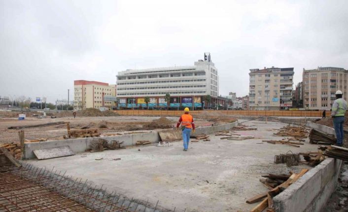 Milli İrade Meydanı’nda temel betonu döküldü