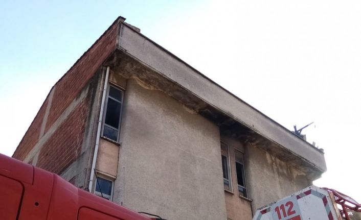 Mobilya imalathanesinde korkutan yangın