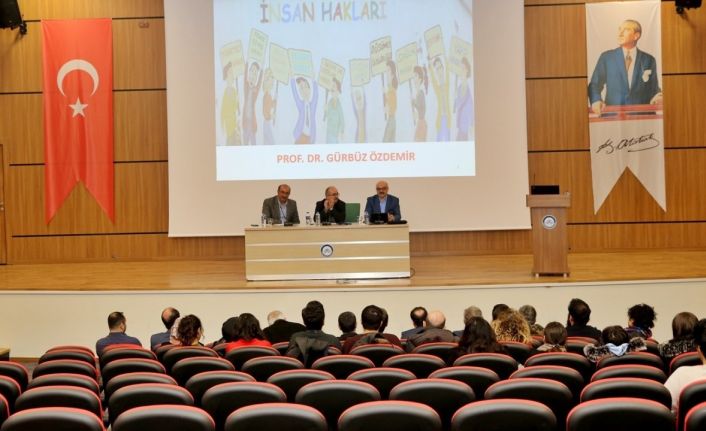 Modern dünyada ve İslam’da insan hakları panelde ele alındı