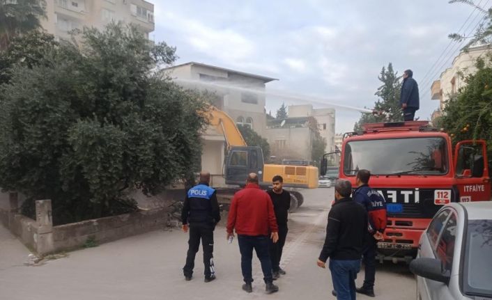 Osmaniye’de metruk binalar yıkılıyor