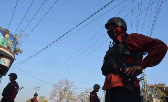 Pakistan’daki rehine krizi yaklaşık 48 saat sonra sona erdi: 35 ölü, 10 yaralı