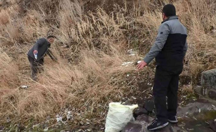 Palandöken’den hem doğal kaynak suyu alıyor hem de çevre temizliği yapıyorlar