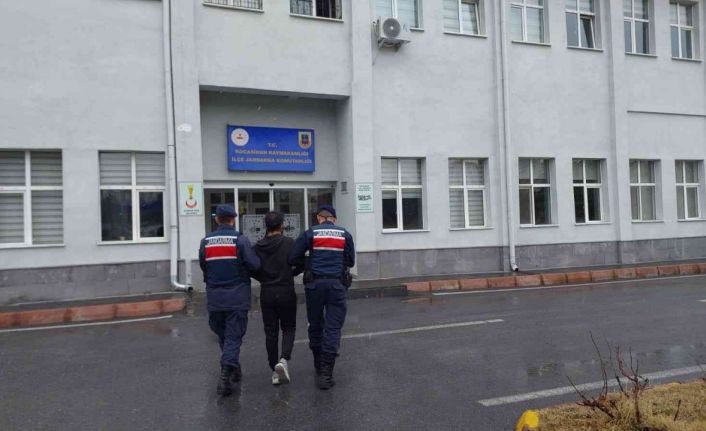 PKK üyesi şahıs jandarmadan kaçamadı