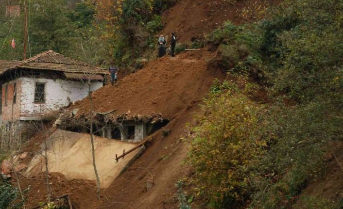 Prof. Dr. Ömer Kara: “Doğu Karadeniz Bölgesi’nin heyelan risk haritaları acilen çıkartılmalı"