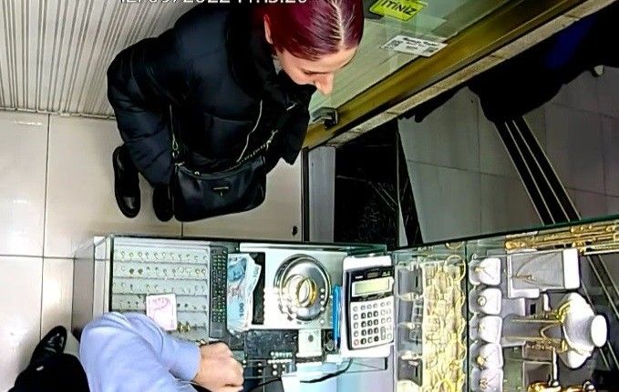 Sahte bilezik satarak sırra kadem bastı, tekrar gelince yakalandı