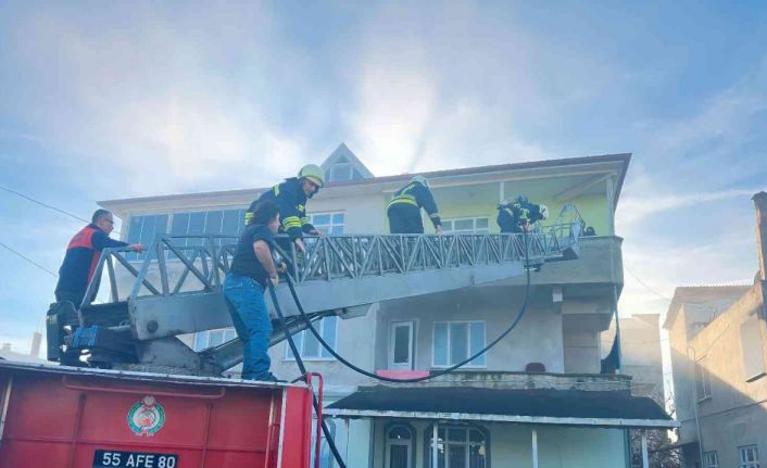Samsun’da bir evde çıkan yangında 2 kişi hastanelik oldu