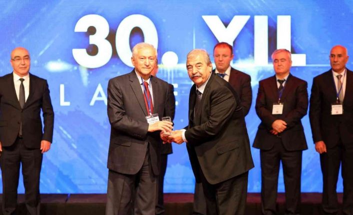 Sanko Holding değerli yıllar plaket töreni