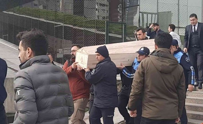 Şişli Belediyesi’nde staj gören genç kız, belediye binasının çatısından düşerek hayatını kaybetti