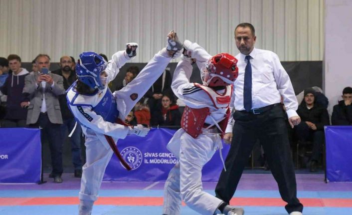 Sivas’ta kulüpler tekvandoda mücadele etti