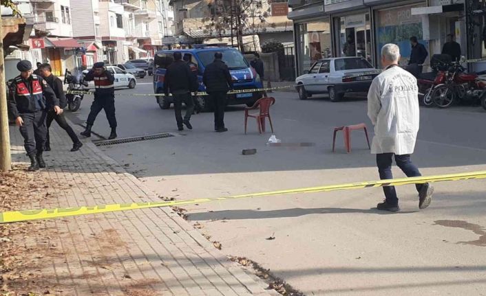 Sokak ortasında kavga kanlı bitti: 1 ölü