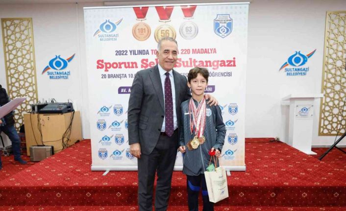 Sultangazi Belediyesi’nin başarılı sporcuları madalyalarla dolu bir yılı geride bırakıyor