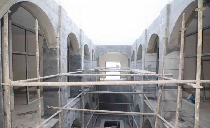 Taş görünümlü belediye hanı için sona gelindi