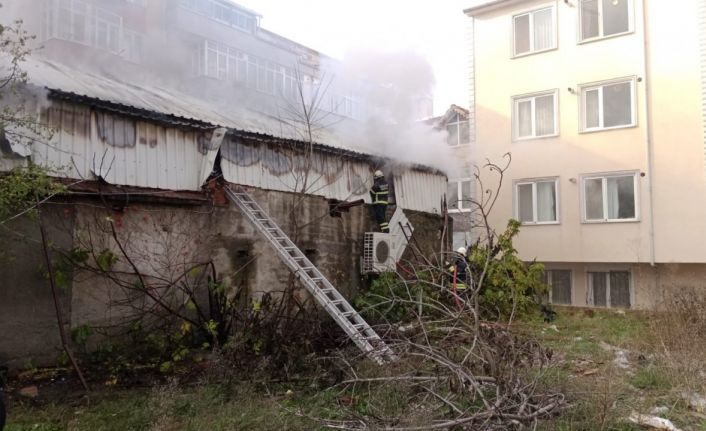 Tekirdağ’da halı yıkama tesisinde yangın çıktı