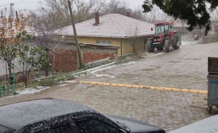 Tekirdağ’ın yüksek kesimlerinde kar yağışı