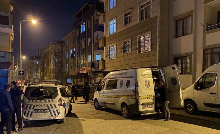 Ümraniye’de kadın kaçırma iddiasında baba ve amca eve geldi, kapıya ateş etti