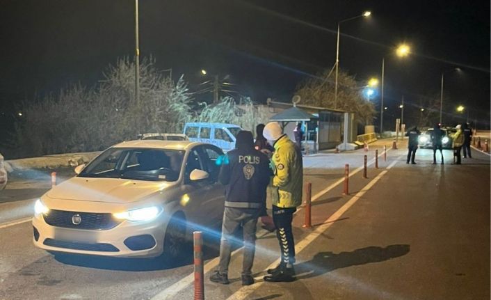 Umuma açık yer denetimi ve yol uygulaması yapıldı