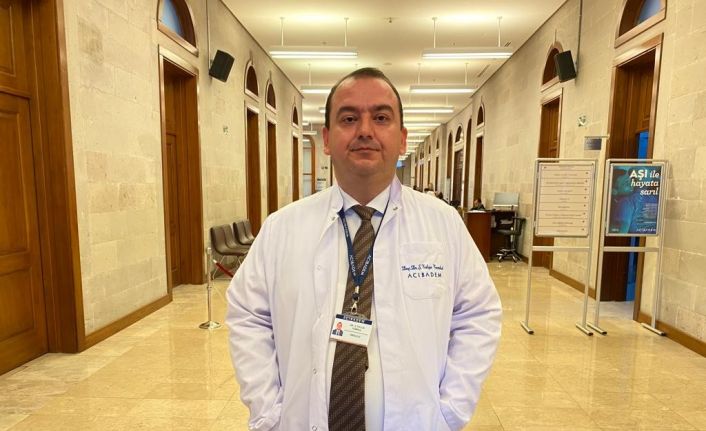 Uzmanından öneri: “Böbrek taşı hastaları günde en az 3 litre su içmeli”