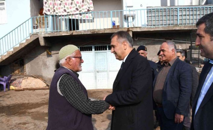 Vali Çuhadar, köylü vatandaşların taleplerini dinledi