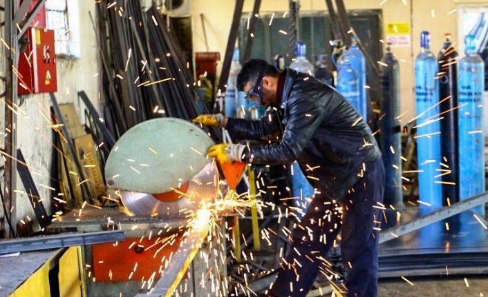 Van büyükşehir Belediyesi atölyesinde 7 bin 798 bakım-onarım işi yapıldı