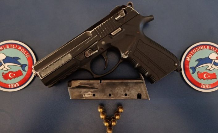 Van’da toplam 72 yıl hapis cezası bulunan 33 şahıstan 19’u tutuklandı