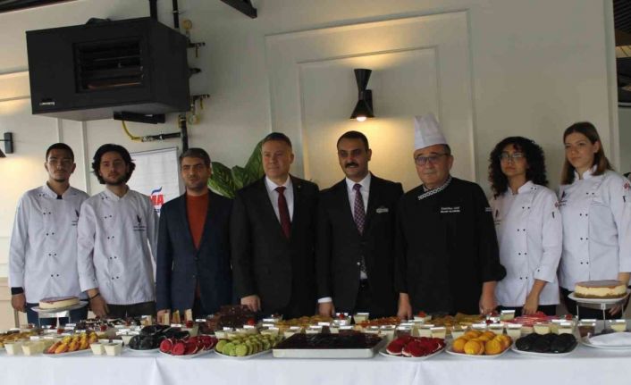 Yalova’da geleceğin pasta ustaları lezzet ve görsel estetik sırlarını öğrendiler