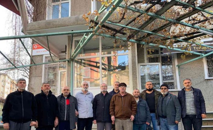 Yıkılması gündeme gelen Hal Camii’nin cemaati karara tepki gösterdi