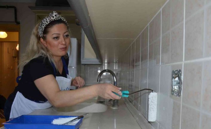 7 yıl önce hobi olarak eline boya fırçası aldı, meslek sahibi oldu