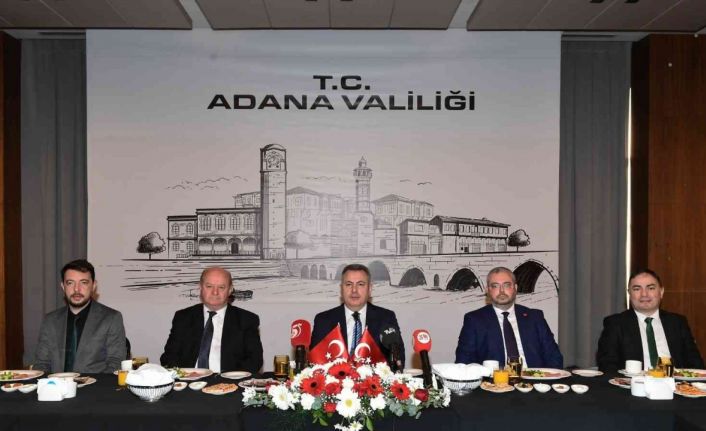 Adana Valisi Elban: “Gazeteciler zor şartlarda doğru bilgiyi vermek için mücadele ediyor”