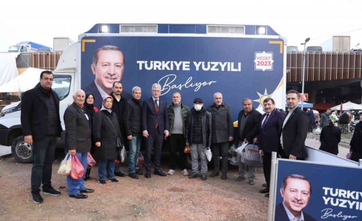 AK Nokta aracı, her gün yüzlerce yeni üye için yollara düşüyor