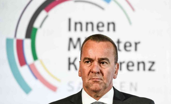 Almanya’da 2013’ten beri ilk erkek Savunma Bakanı