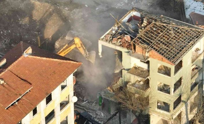 Asrın felaketinde kalan izler siliniyor