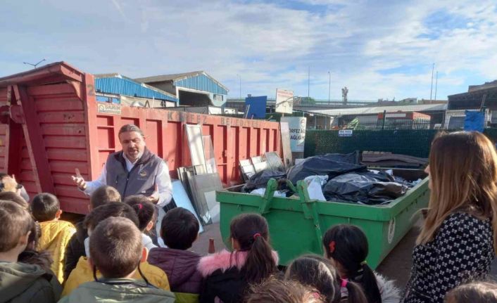 Atıklar ayrı toplanmazsa ne olacağı miniklere yerinde anlatıldı