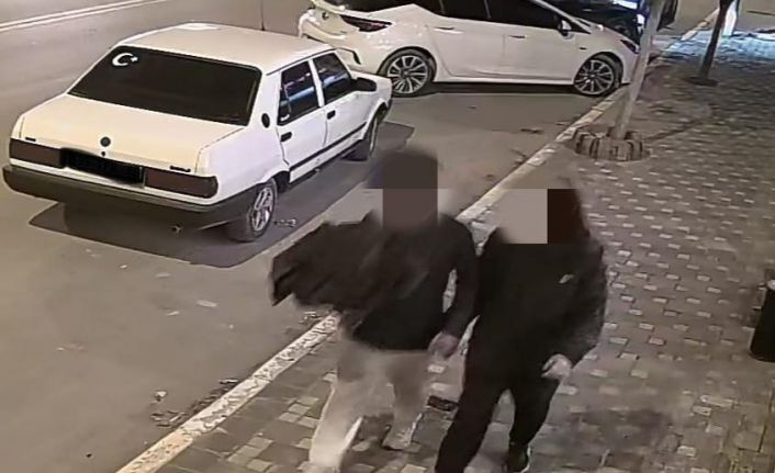 Azılı hırsız sevgililer, kıskıvrak yakalandı