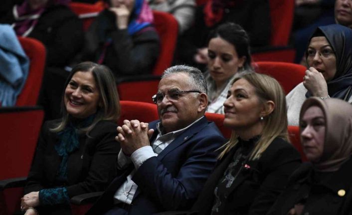 Başkan Büyükkılıç, ‘Siyaset Akademisi Kadın’ programına katıldı