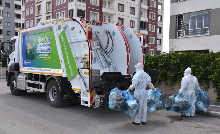 Başkan Çolakbayrakdar: "Türkiye’de ilk olan sistemle geri dönüşüme büyük katkı sağladık"