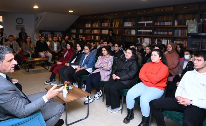 Başkan Kocaman gençlerle tecrübelerini paylaştı