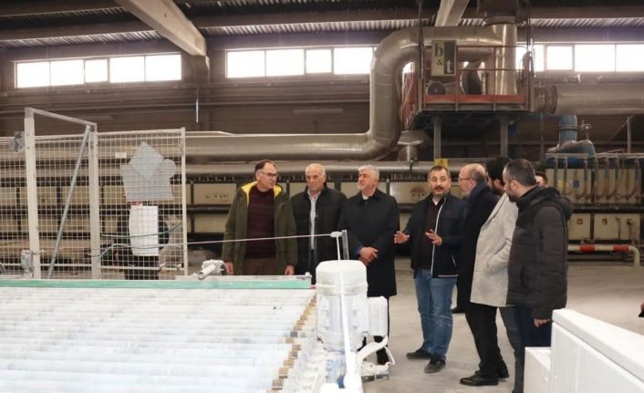 Başkan Önsay: “Gediz OSB önemli anlamda katma değer sağlıyor”