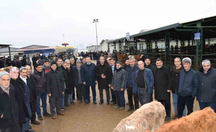 Başkan Özcan, yetiştiricilerin sorunlarını dinledi