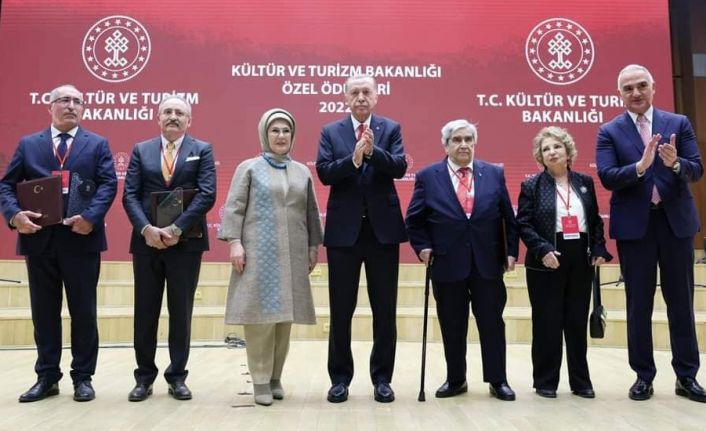 Başkan Pekmezci, Kültür ve Turizm Bakanlığı Özel Ödülü Takdim Programına katıldı