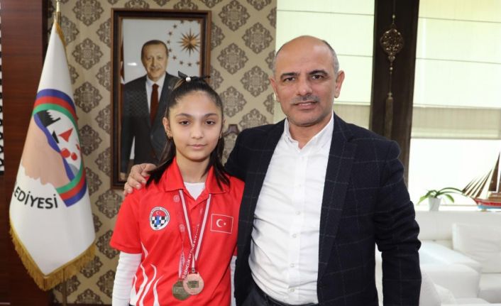 Başkan Söğüt şampiyonları ağırladı